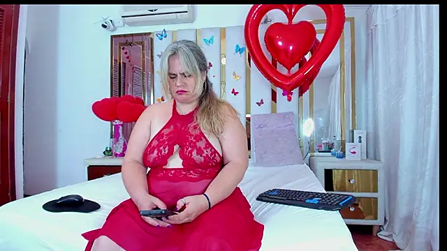 AnyelaGitanaMature online show from 02/11/26, 07:41