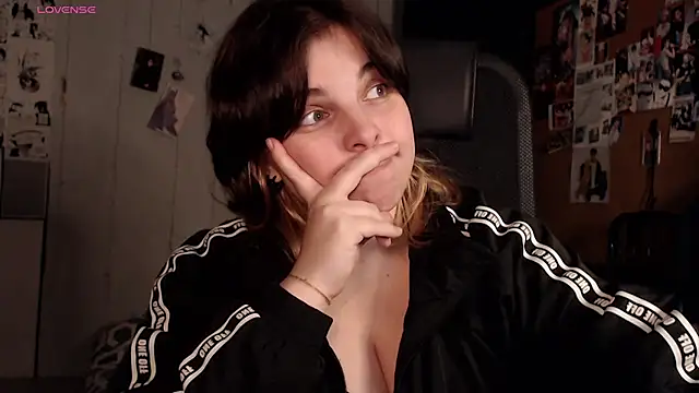 Saya sweet online show from 11/30/25, 09:04