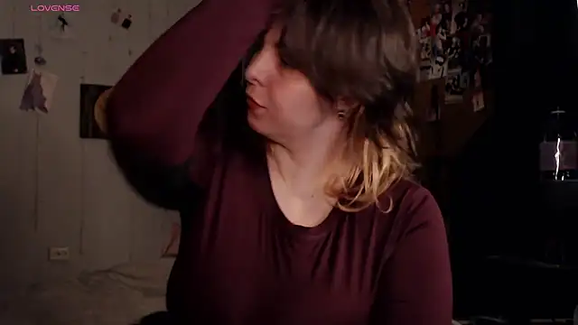 Saya sweet online show from 12/17/25, 09:09