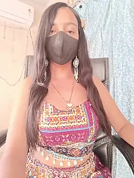 Snapshot of Parinaaz18 chatting on 05/13/26, 01:34 Parinaaz18 online show from 05/13/26, 01:34