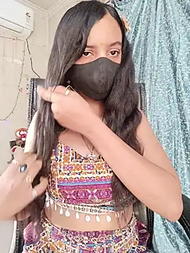 Snapshot of Parinaaz18 chatting on 06/08/26, 12:49 Parinaaz18 online show from 06/08/26, 12:49