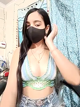 Snapshot of Parinaaz18 chatting on 02/27/25, 01:41 Parinaaz18 online show from 02/27/25, 01:41