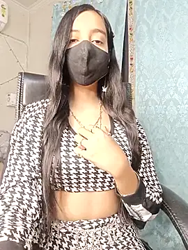 Parinaaz18 online show from 12/20/25, 02:03