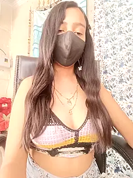 Snapshot of Parinaaz18 chatting on 03/24/26, 04:56 Parinaaz18 online show from 03/24/26, 04:56