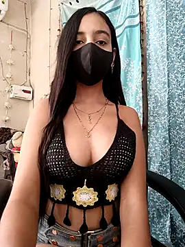 Snapshot of Parinaaz18 chatting on 03/08/25, 04:56 Parinaaz18 online show from 03/08/25, 04:56