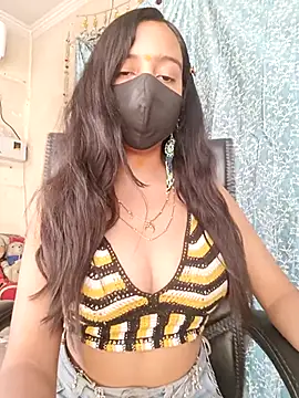 Snapshot of Parinaaz18 chatting on 04/23/26, 01:34 Parinaaz18 online show from 04/23/26, 01:34