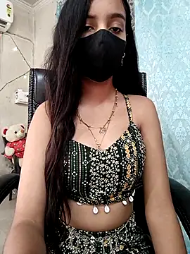 Snapshot of Parinaaz18 chatting on 10/20/25, 02:13 Parinaaz18 online show from 10/20/25, 02:13