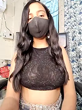 Snapshot of Parinaaz18 chatting on 03/30/26, 01:23 Parinaaz18 online show from 03/30/26, 01:23