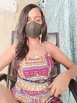 Snapshot of Parinaaz18 chatting on 05/18/26, 01:17 Parinaaz18 online show from 05/18/26, 01:17
