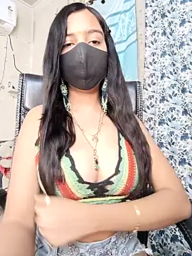 Snapshot of Parinaaz18 chatting on 04/13/26, 12:47 Parinaaz18 online show from 04/13/26, 12:47