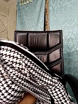 Parinaaz18 online show from 11/10/25, 01:32