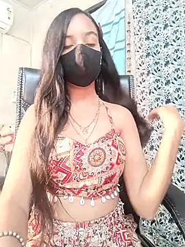 Snapshot of Parinaaz18 chatting on 10/11/25, 01:28 Parinaaz18 online show from 10/11/25, 01:28