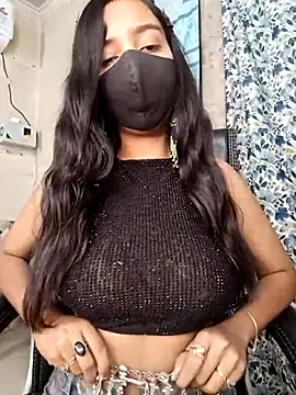 Snapshot of Parinaaz18 chatting on 04/08/26, 01:18 Parinaaz18 online show from 04/08/26, 01:18