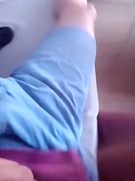 Snapshot of KidoXVII chatting on 10/01/25, 04:22 KidoXVII online show from 10/01/25, 04:22