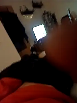 Snapshot of KidoXVII chatting on 10/16/25, 03:48 KidoXVII online show from 10/16/25, 03:48