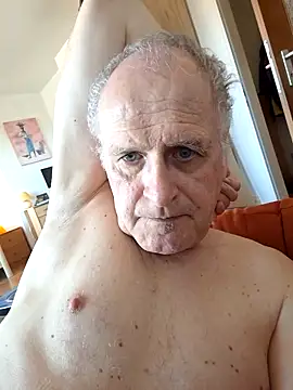 Milkasahne64 online show from 09/26/25, 08:54