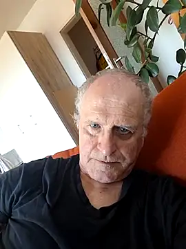 Milkasahne64 online show from 09/19/25, 11:14