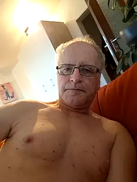 Milkasahne64 online show from 10/03/25, 06:37