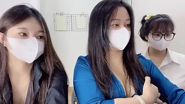 Bamboo Swetie online show from 12/16/25, 03:27