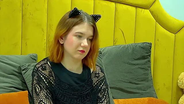 LessySmith online show from 10/11/25, 04:19