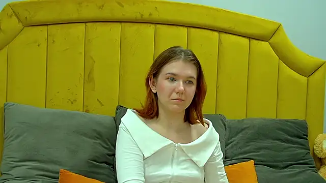 LessySmith online show from 10/21/25, 04:23