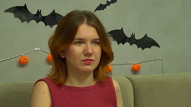 LessySmith online show from 11/02/25, 04:34