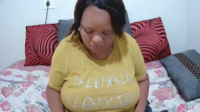 Snapshot of BBW42LL chatting on 11/16/25, 10:31 BBW42LL online show from 11/16/25, 10:31