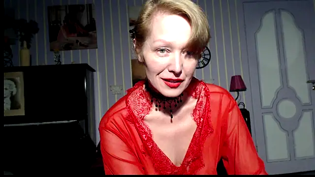 Snapshot of Marquise555 chatting on 09/25/25, 06:47 Marquise555 online show from 09/25/25, 06:47