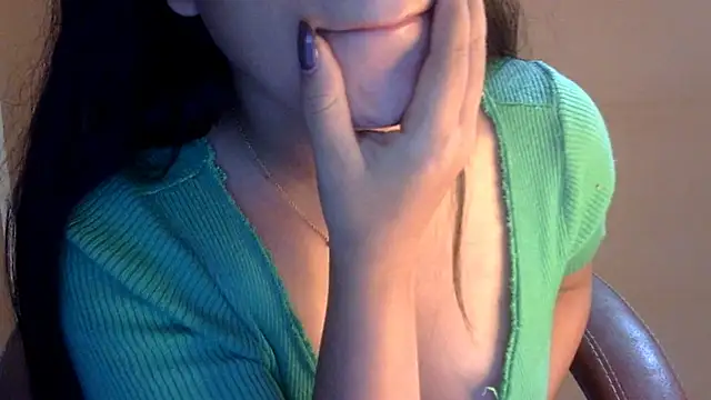 Hotty Bitch online show from 05/04/26, 01:25