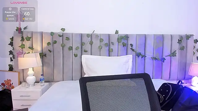 kareena basu online show from 04/12/26, 03:10