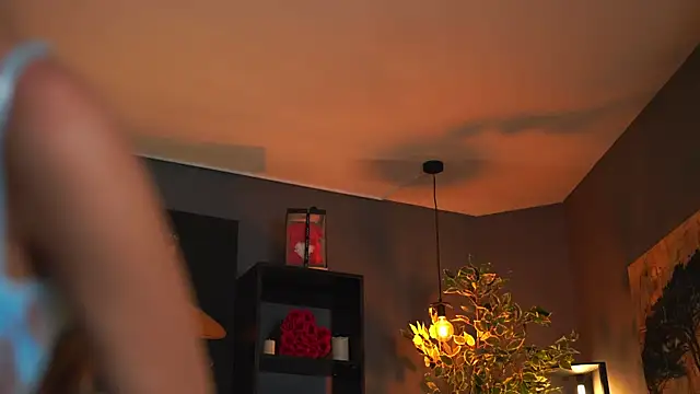 Evelyn Evyyy online show from 05/17/26, 06:41