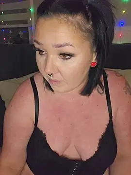 -BonnieBlack- online show from 11/29/25, 08:09