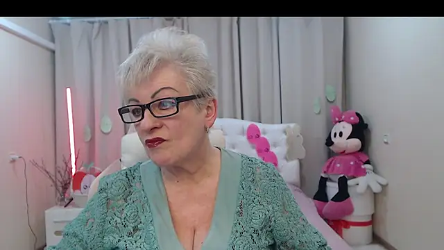 KayleSmoll online show from 04/15/26, 06:45