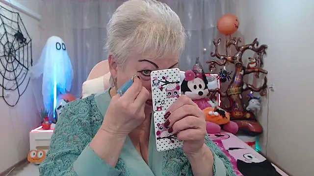 KayleSmoll online show from 10/21/25, 06:51