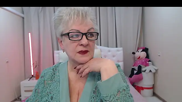 KayleSmoll online show from 04/17/26, 06:55