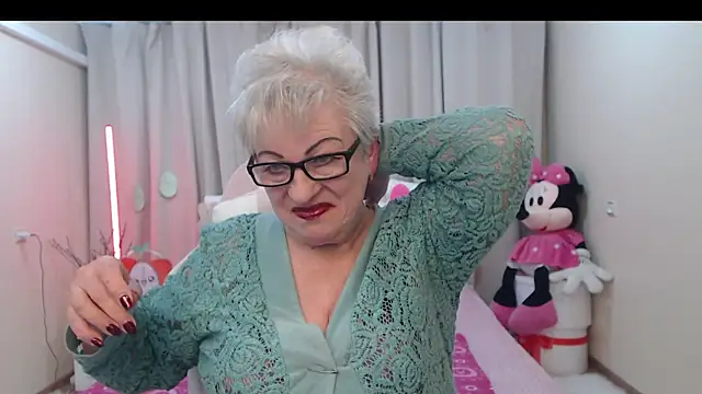 KayleSmoll online show from 04/14/26, 06:57