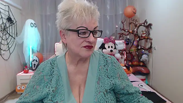 KayleSmoll online show from 10/24/25, 06:29