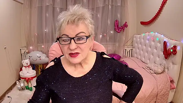 KayleSmoll online show from 03/18/25, 07:44