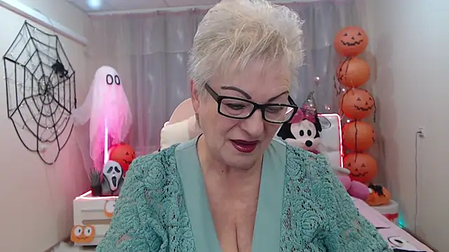 KayleSmoll online show from 10/14/25, 06:41