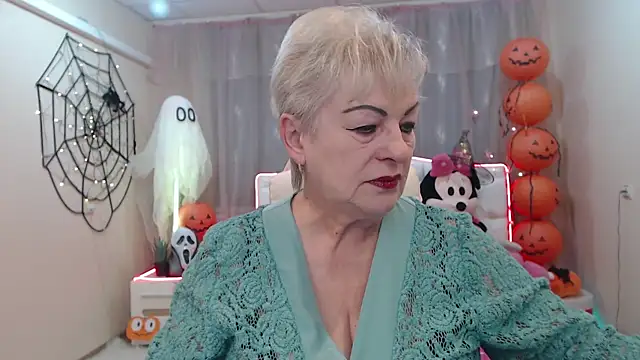 KayleSmoll online show from 10/11/25, 06:31