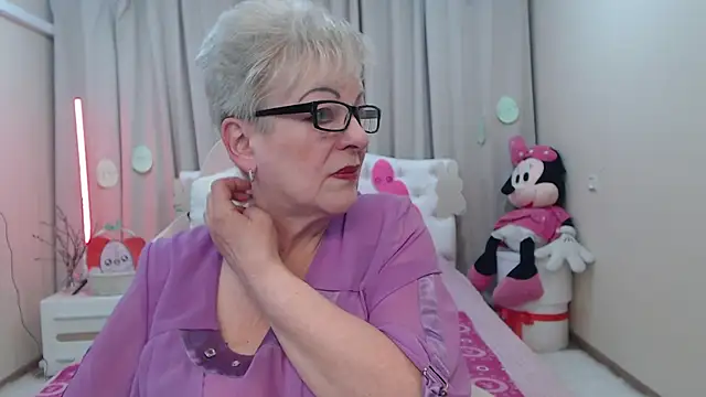 KayleSmoll online show from 04/08/26, 06:42