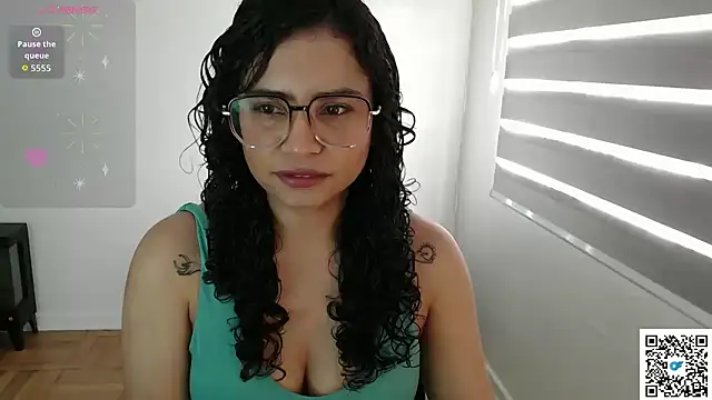 cinnamon rosa online show from 10/12/25, 08:43