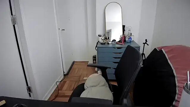 cinnamon rosa online show from 03/05/25, 12:27