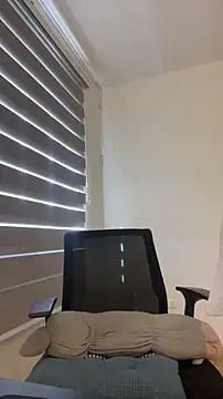 cinnamon rosa online show from 12/17/25, 08:36