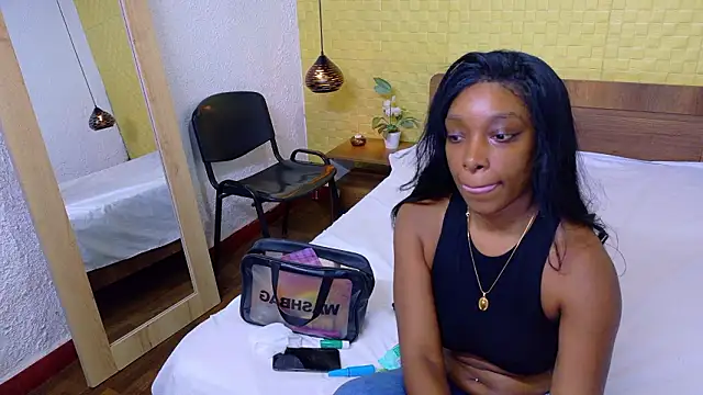 Shamiraa moore online show from 02/03/26, 06:46