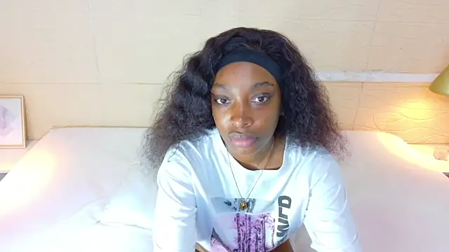 Snapshot of Shamiraa_moore chatting on 10/09/25, 07:47 Shamiraa moore online show from 10/09/25, 07:47