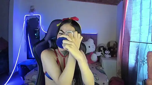 Snapshot of Alice_ch1 chatting on 09/19/25, 04:22 Alice ch1 online show from 09/19/25, 04:22