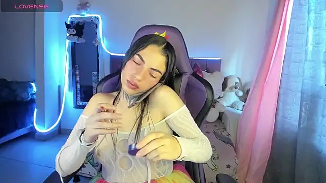 Snapshot of Alice_ch1 chatting on 09/20/25, 06:35 Alice ch1 online show from 09/20/25, 06:35