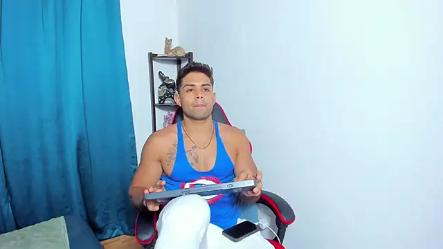 Snapshot of Luciano_and_Marlon chatting on 06/30/26, 08:20 Luciano and Marlon online show from 06/30/26, 08:20