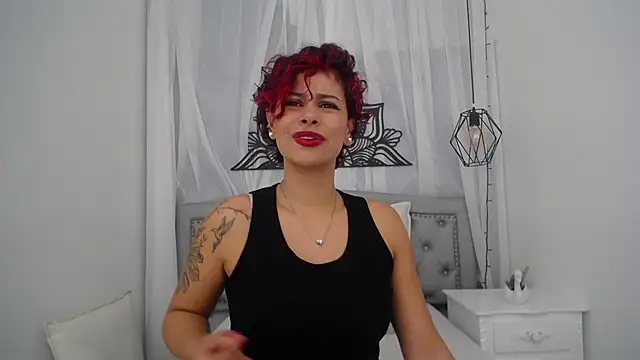 MarianaSanz online show from 02/02/25, 12:02